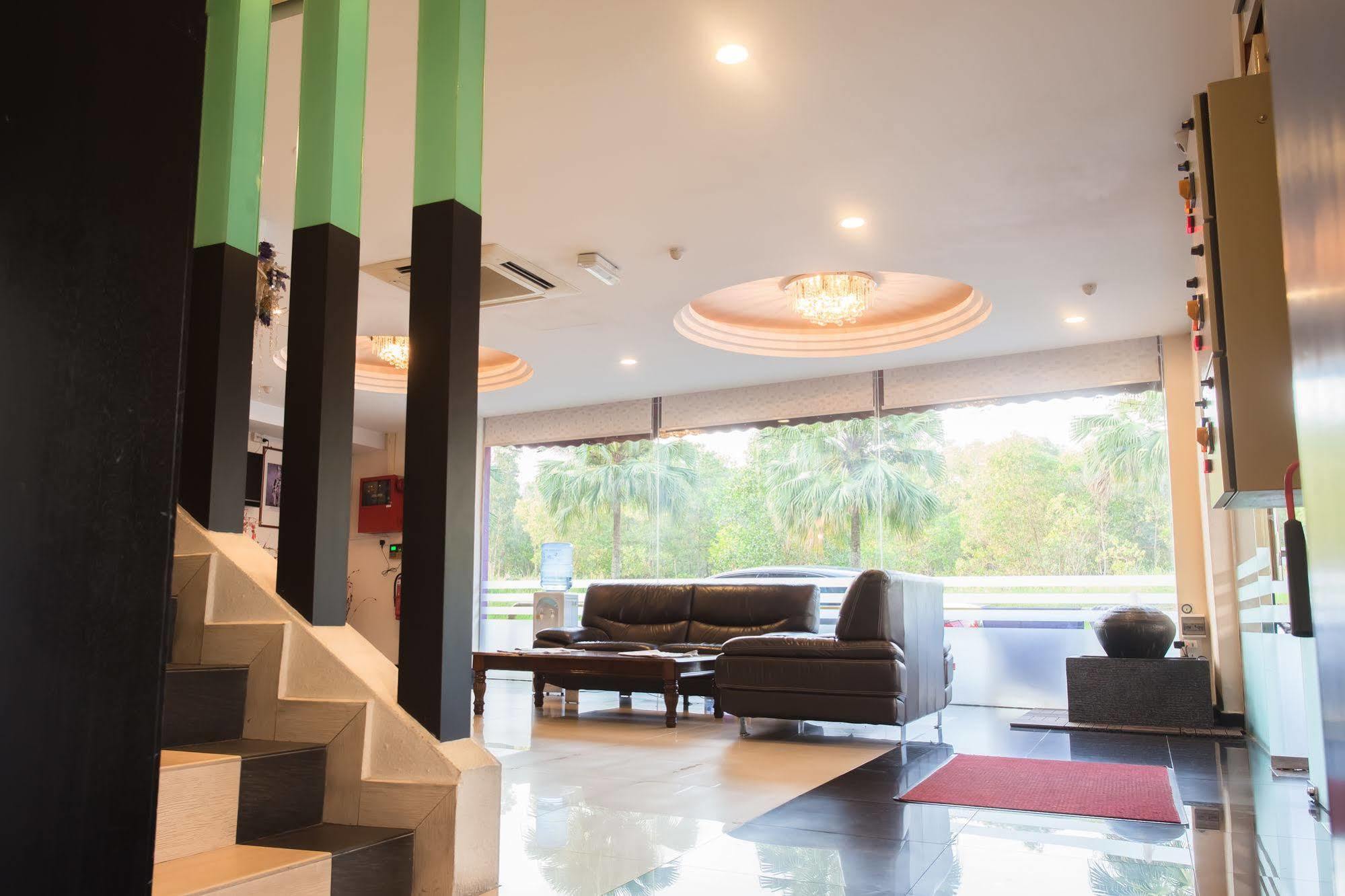 Lavender Inn Nusa Bestari Τζόχορ Μπάχρου Εξωτερικό φωτογραφία