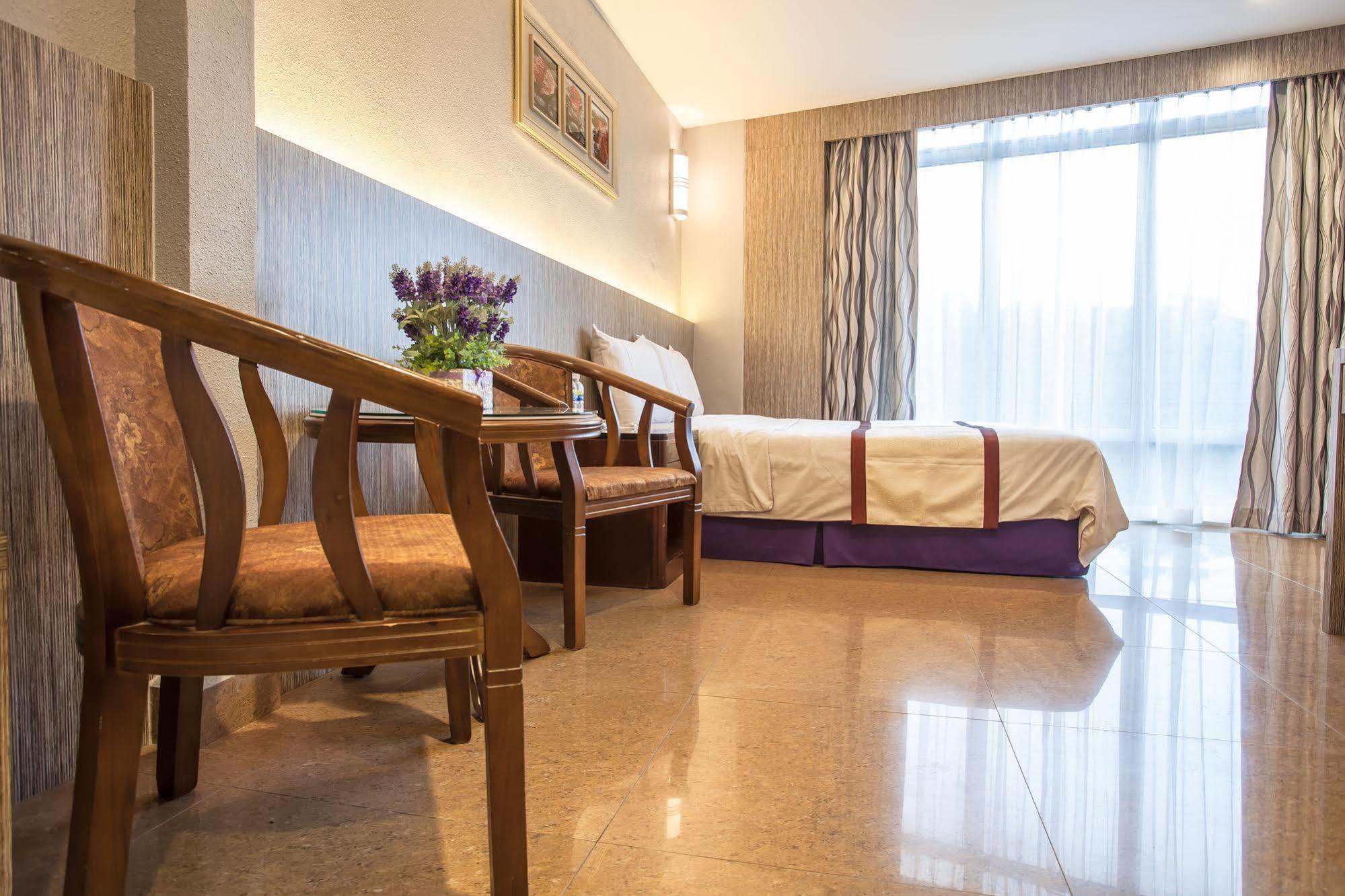 Lavender Inn Nusa Bestari Τζόχορ Μπάχρου Εξωτερικό φωτογραφία