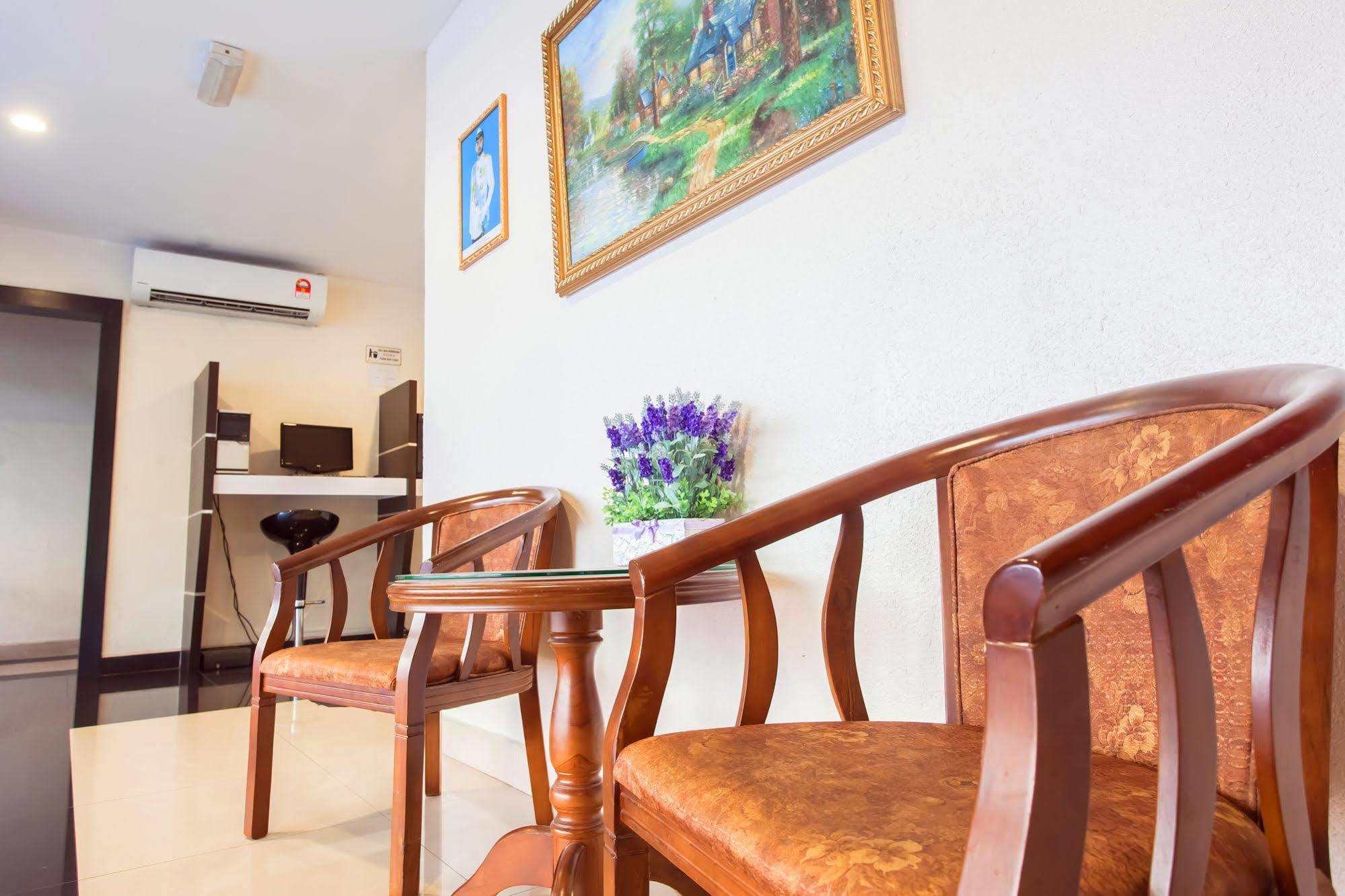Lavender Inn Nusa Bestari Τζόχορ Μπάχρου Εξωτερικό φωτογραφία