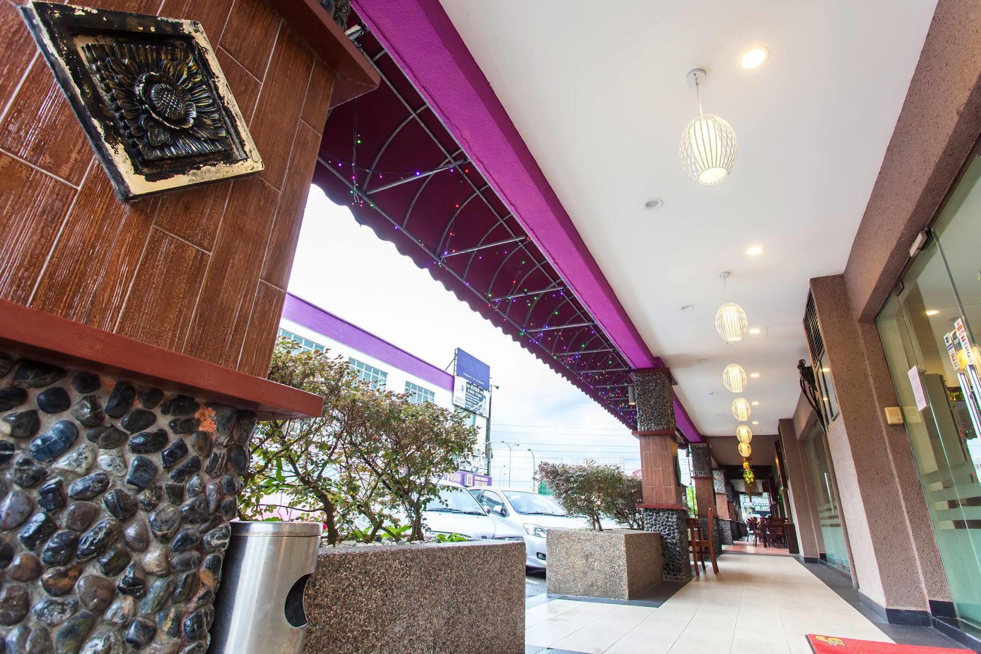 Lavender Inn Nusa Bestari Τζόχορ Μπάχρου Εξωτερικό φωτογραφία